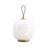 VL45 Radiohus Portabel Bordslampa Mässing/Blankvit Opal